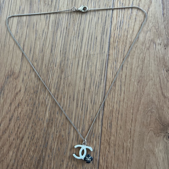 Chanel Camilla Necklace - Picture 4 of 8